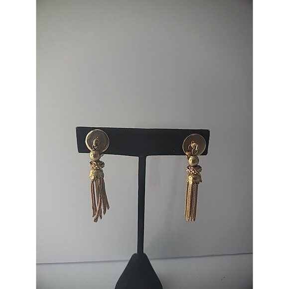 Vintage Monet Earrings Clip On Gold Tone Tassels Pamela Jewelry Costume - Picture 1 of 12